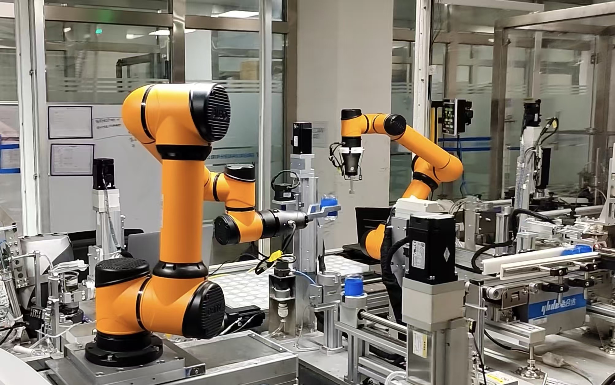 尋找“獨角獸”丨戴納科技：打造“黑燈實驗室”　培養(yǎng)“機器人化學(xué)家”