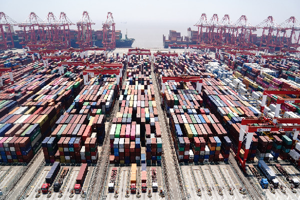 防疫不懈　生產(chǎn)不停&mdash;&mdash;上海國(guó)際航運(yùn)中心保穩(wěn)保暢一線(xiàn)觀(guān)察