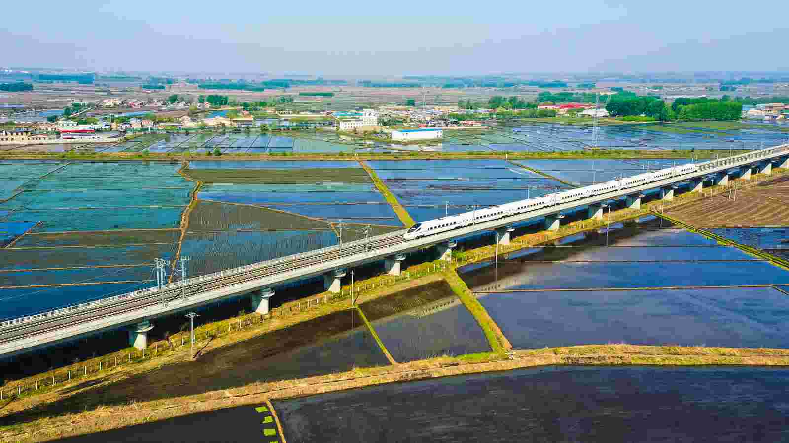 穿越寒地凍土　&ldquo;網(wǎng)出&rdquo;高鐵經(jīng)濟(jì)圈