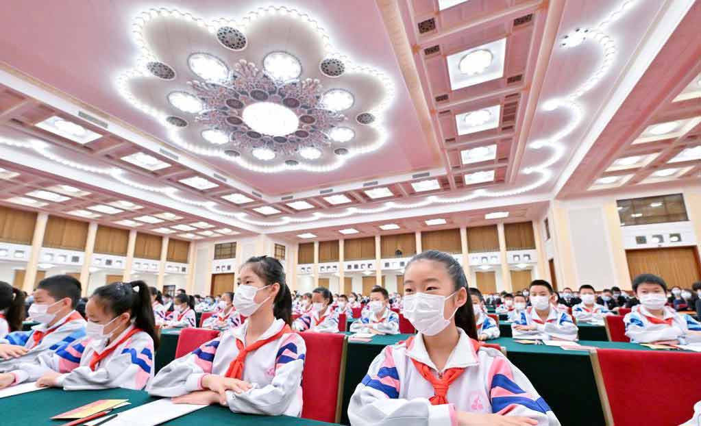 青年學(xué)生奮力譜寫新時代青春之歌