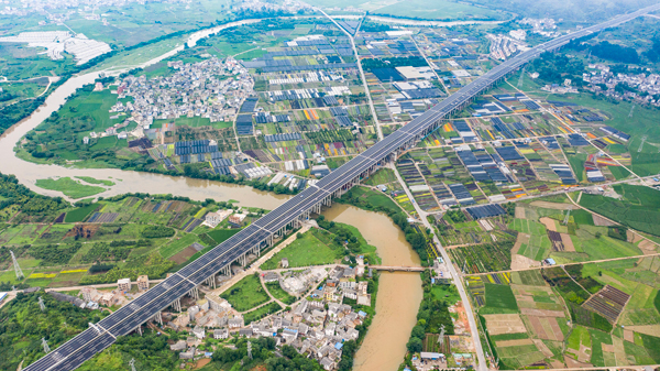 放大數(shù)據(jù)優(yōu)勢　重塑發(fā)展增勢&mdash;&mdash;2023數(shù)博會上的國企數(shù)字化轉(zhuǎn)型樣本