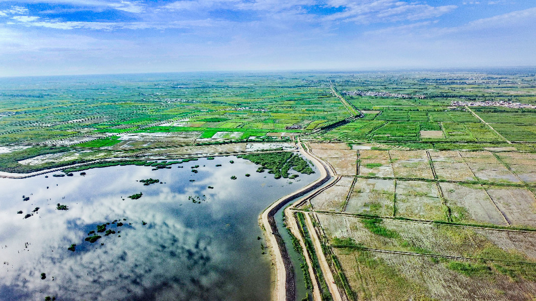 落霞與孤鶩齊飛　秋水共長(zhǎng)天一色&mdash;&mdash;內(nèi)蒙古烏梁素海流域生態(tài)治理修復(fù)工程見(jiàn)聞
