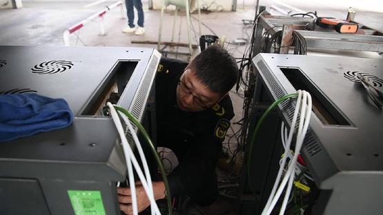 環(huán)檢收錢&ldquo;放水&rdquo;　機動車&ldquo;帶病上路&rdquo;