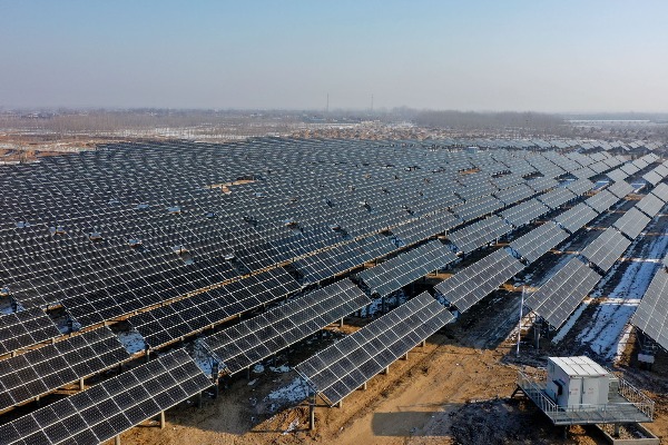 裝機(jī)猛增價(jià)格&ldquo;跳水&rdquo;　光伏行業(yè)過(guò)熱&ldquo;后遺癥&rdquo;漸顯