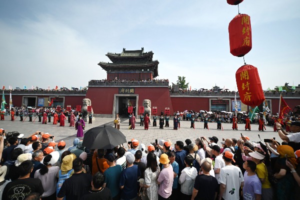 收客、服務(wù)&ldquo;兩張皮&rdquo;　旅游團層層分包躲監(jiān)管