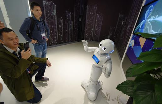 5G商用多領(lǐng)域&ldquo;踩點(diǎn)&rdquo;　萬億級(jí)產(chǎn)業(yè)群顯山露水